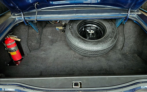 Lincoln Continental 23 of 27
