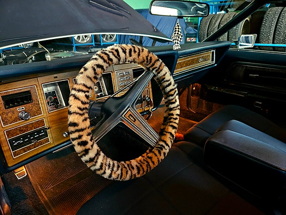 Lincoln Continental 15 of 27