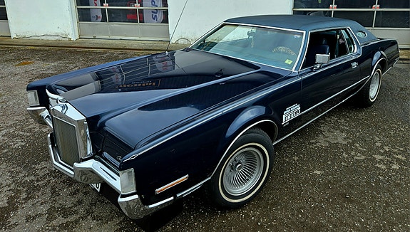 Lincoln Continental 3 of 27