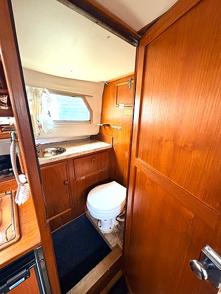 Marex 32 Friendship – Motor fra 2015 | Svært lavt timetall | Baugpropell | 16 of 22