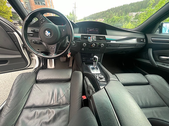 BMW 525Xi 12 of 16
