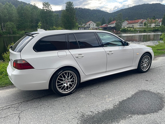 BMW 525Xi 6 of 16