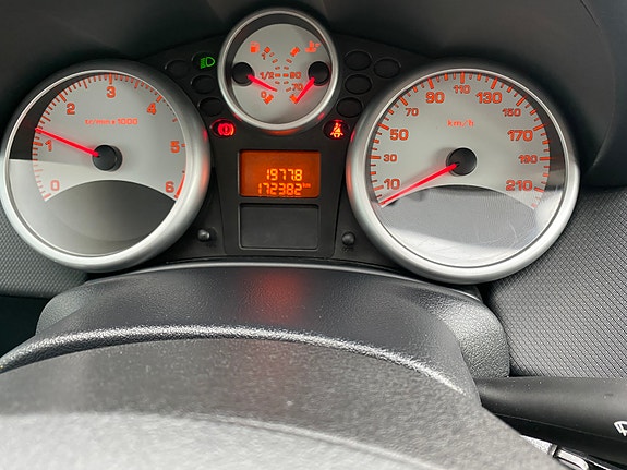 Peugeot 207 8 of 12