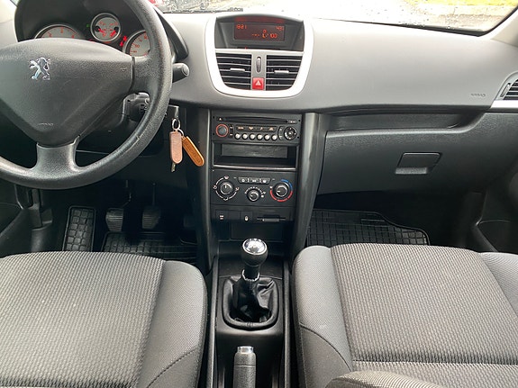 Peugeot 207 7 of 12