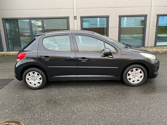 Peugeot 207 3 of 12