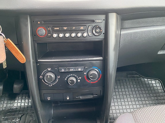 Peugeot 207 9 of 12