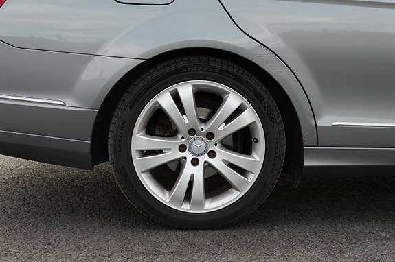Mercedes-Benz C200 14 of 18