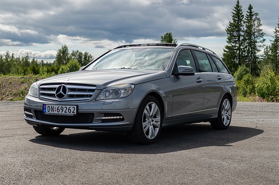 Mercedes-Benz C200 2 of 18