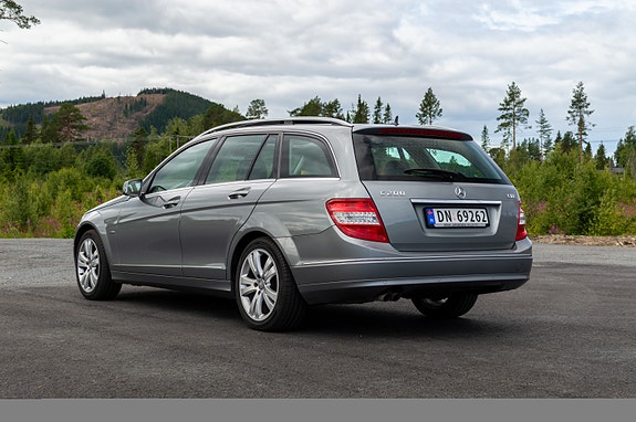 Mercedes-Benz C200 3 of 18