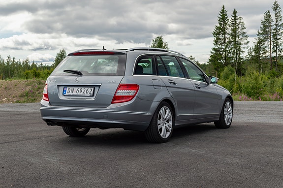 Mercedes-Benz C200 4 of 18