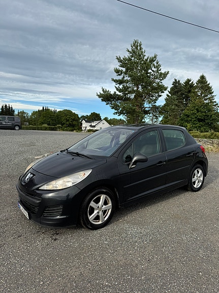 Peugeot 207 2 of 5