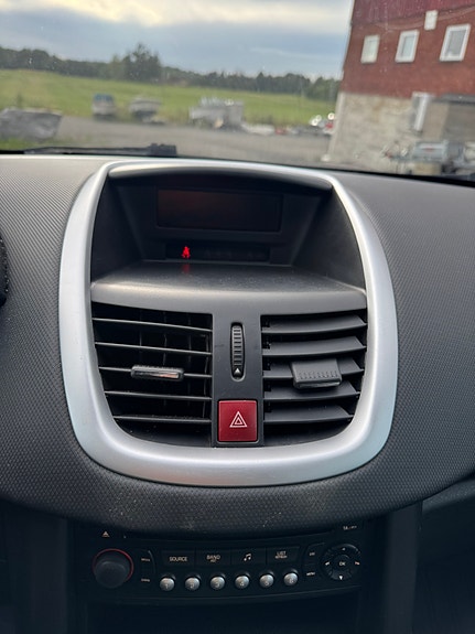 Peugeot 207 23 of 30
