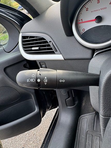 Peugeot 207 19 of 30