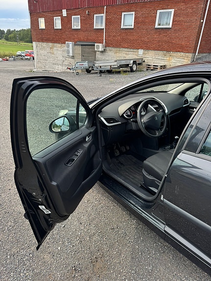 Peugeot 207 13 of 30