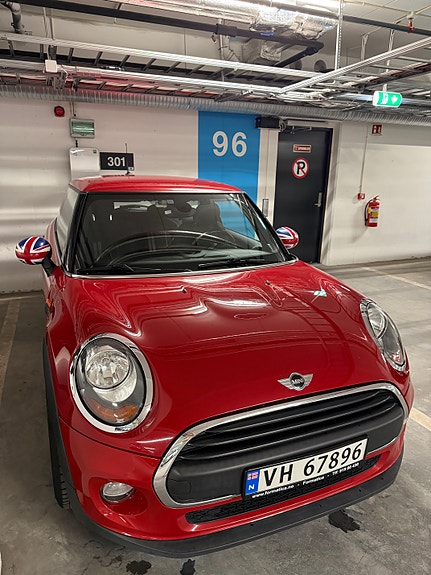 MINI One 2 of 5