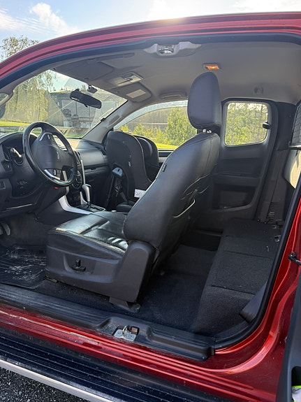 Isuzu D-max 9 of 14