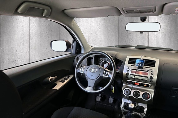Toyota Urban Cruiser 10 of 30
