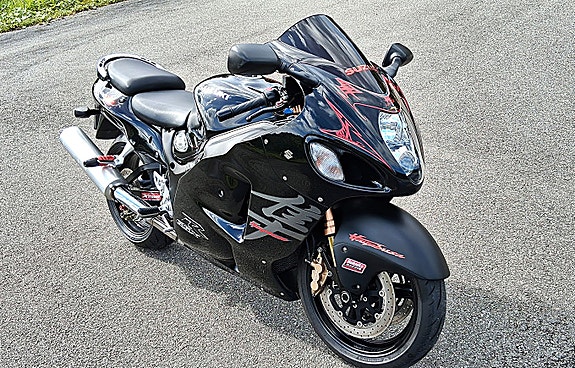 Suzuki GSX 1300 R Hayabusa 7 of 30