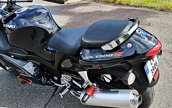 Suzuki GSX 1300 R Hayabusa 12 of 30