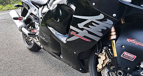Suzuki GSX 1300 R Hayabusa 27 of 30