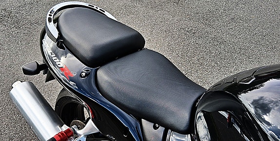 Suzuki GSX 1300 R Hayabusa 28 of 30