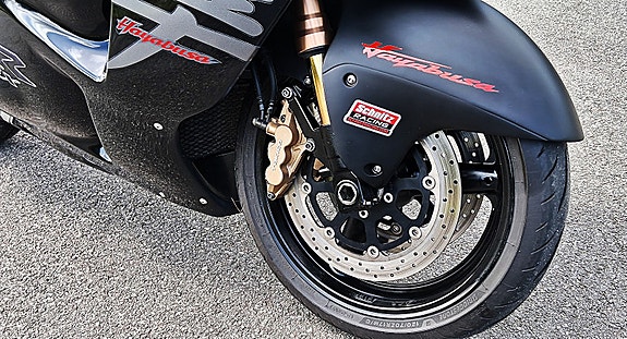Suzuki GSX 1300 R Hayabusa 26 of 30