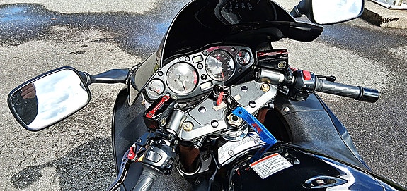 Suzuki GSX 1300 R Hayabusa 20 of 30