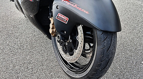 Suzuki GSX 1300 R Hayabusa 29 of 30