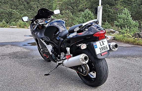 Suzuki GSX 1300 R Hayabusa 4 of 30