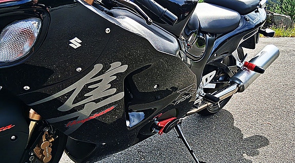 Suzuki GSX 1300 R Hayabusa 10 of 30