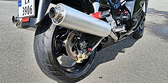Suzuki GSX 1300 R Hayabusa 14 of 30