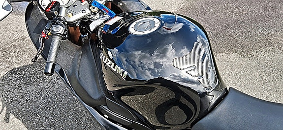 Suzuki GSX 1300 R Hayabusa 19 of 30