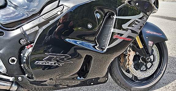 Suzuki GSX 1300 R Hayabusa 16 of 30