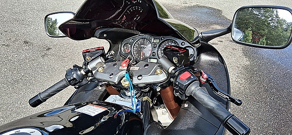 Suzuki GSX 1300 R Hayabusa 17 of 30