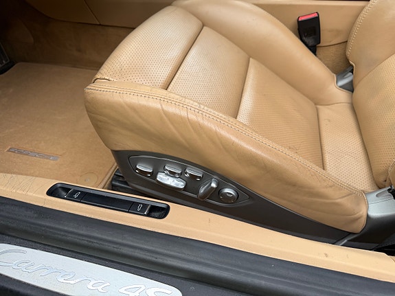 Porsche 911 Carrera 4S 27 of 30