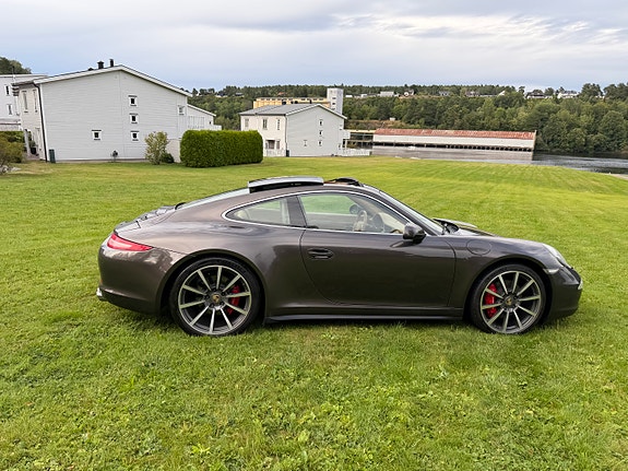 Porsche 911 Carrera 4S 5 of 30