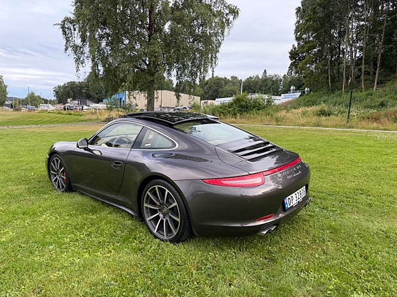 Porsche 911 Carrera 4S 18 of 30