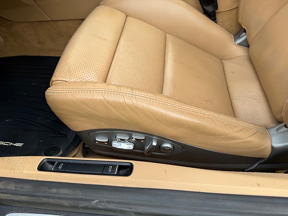 Porsche 911 Carrera 4S 23 of 30