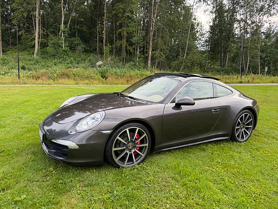 Porsche 911 Carrera 4S 14 of 30