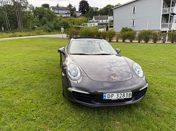 Porsche 911 Carrera 4S 11 of 30
