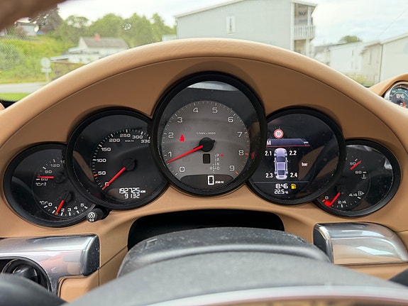 Porsche 911 Carrera 4S 28 of 30