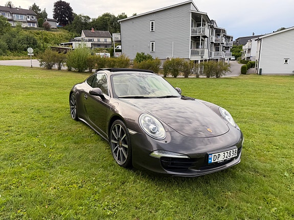 Porsche 911 Carrera 4S 10 of 30