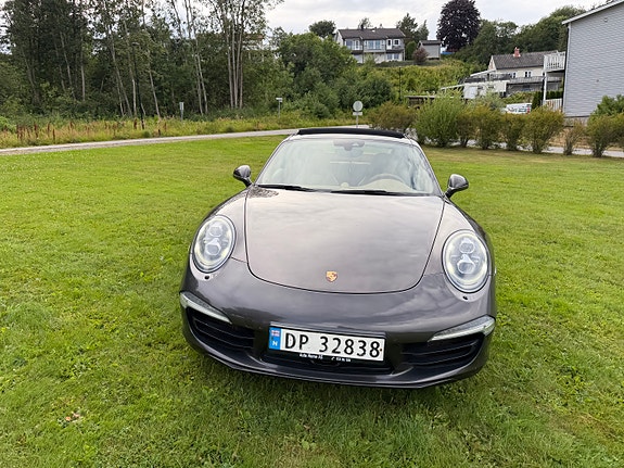 Porsche 911 Carrera 4S 12 of 30