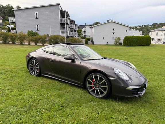 Porsche 911 Carrera 4S 8 of 30