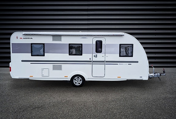 Adria Adora 573 PT | 3 køysenger, ALDE, Mover, Markise /m vegger, 2x sykkelstativ 4 of 22