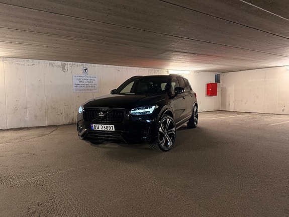 Volvo XC90 2 of 5