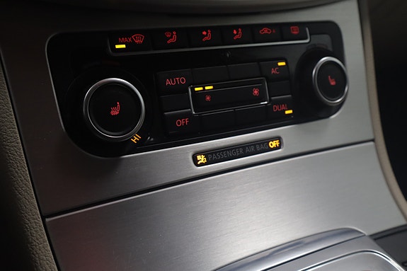 Volkswagen Passat CC 14 of 22