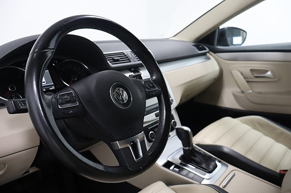 Volkswagen Passat CC 8 of 22