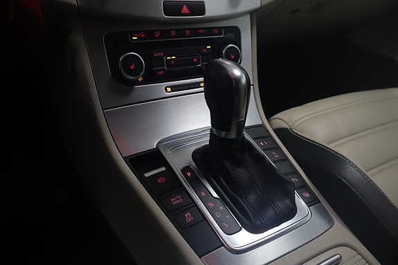 Volkswagen Passat CC 15 of 22