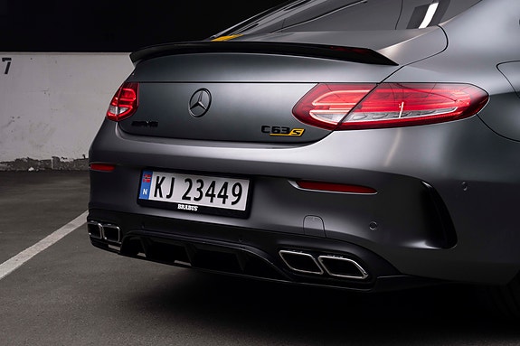 Mercedes-Benz C63 8 of 30